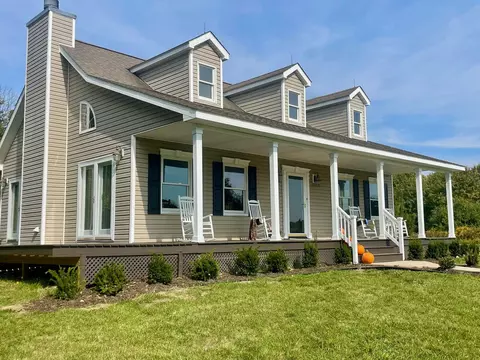 2828 Honeywell Lake Rd, Milford, MI 48380