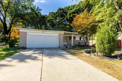 23605 Rockingham St, Southfield, MI 48033