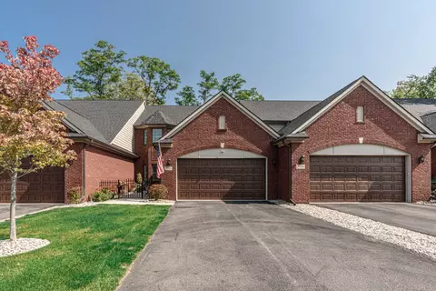 3553 Bay Harbor Dr, Brighton, MI 48114