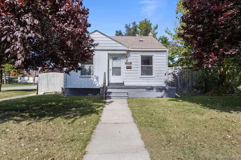 26548 Powers Ave, Dearborn Heights, MI 48125