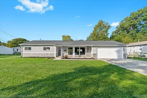 26393 Rialto St, Madison Heights, MI 48071