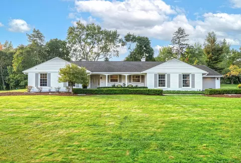 970 Hickory Heights Dr, Bloomfield Hills, MI 48304