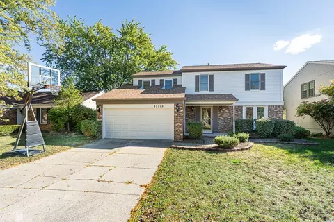 45298 Ronnen Dr, Macomb, MI 48044