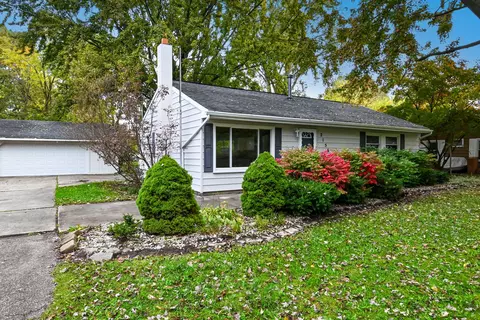 21565 Ulrich St, Clinton Township, MI 48036