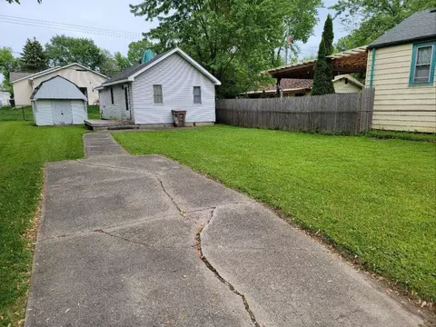 690 Robinwood St, Pontiac, MI 48340