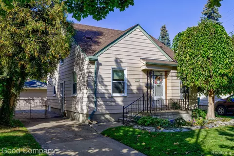 2934 Monroe St, Dearborn, MI 48124