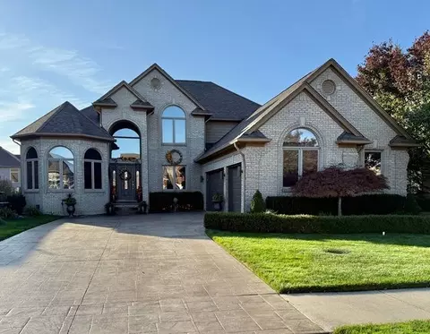 50493 Nesting Ridge Dr, Macomb, MI 48044