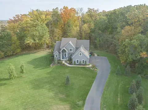 824 N Hacker Rd, Howell, MI 48843