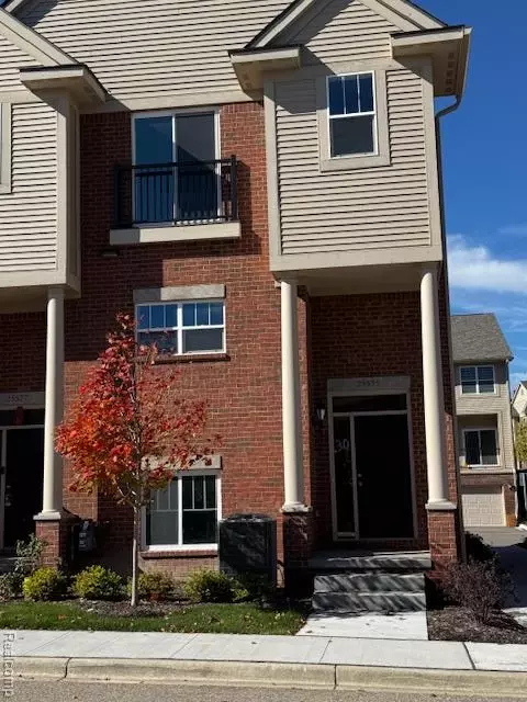 25535 Grandview Ln #30, Novi, MI 48375