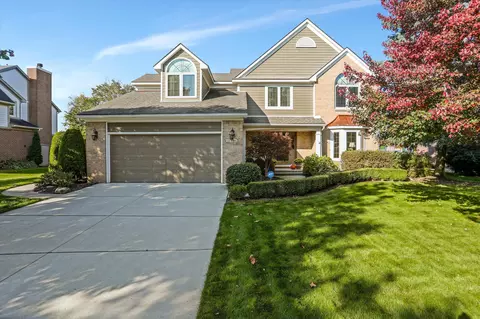 22449 Moorgate St, Novi, MI 48374