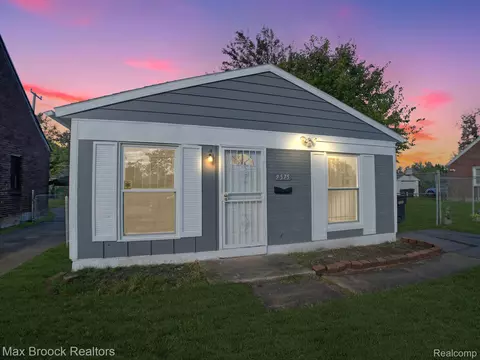 9575 Lauder St, Detroit, MI 48227