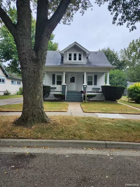 85 Ahrens St, Mount Clemens, MI 48043