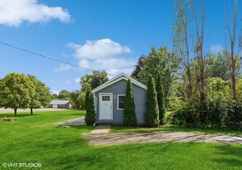 6274 E Court St N, Burton, MI 48509