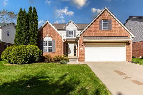 879 Autumn Ridge Dr, Westland, MI 48185