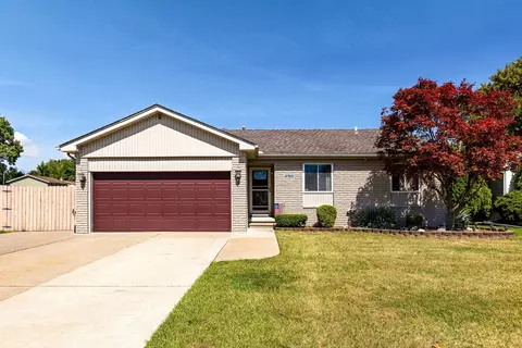 27015 Clark Cir, Chesterfield, MI 48051