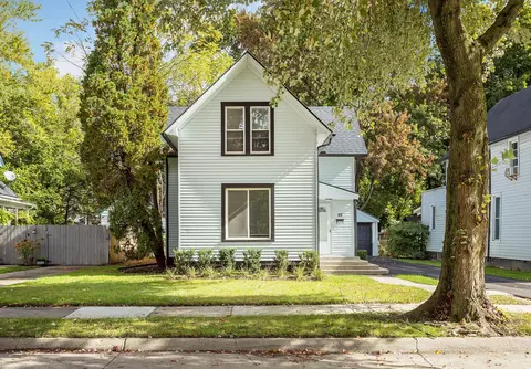 22 Stapleton St, Mount Clemens, MI 48043