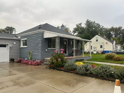 32417 Linderman Ave, Warren, MI 48093