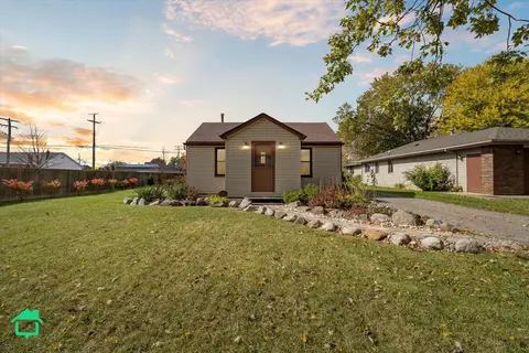 22958 Monterey Dr, Woodhaven, MI 48183