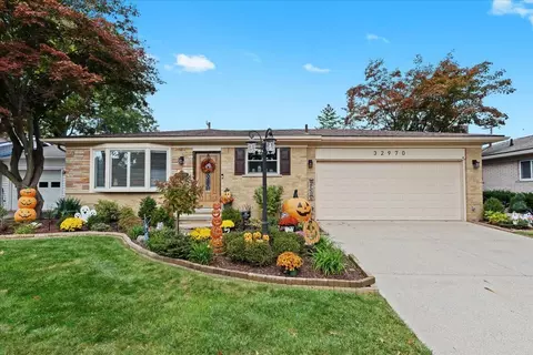 32970 Martin St, Livonia, MI 48154