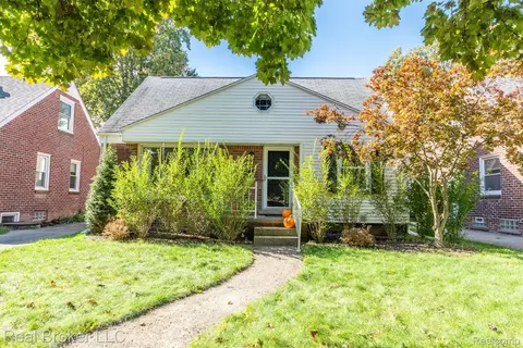 3019 N Wilson Ave, Royal Oak, MI 48073