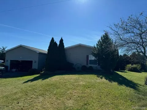 6324 E Allen Rd, Oceola, MI 48430