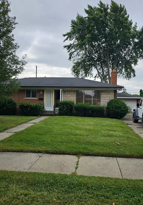 31126 Louise Dr, Warren, MI 48088