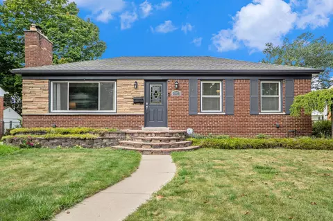 11025 Hubbard St, Livonia, MI 48150