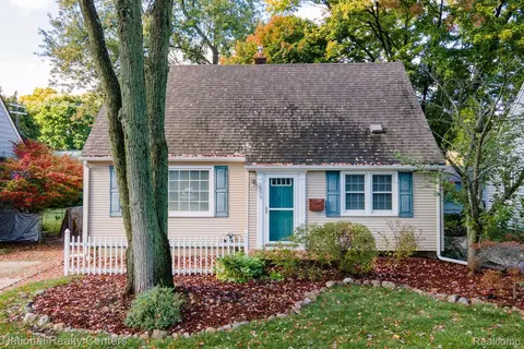 2259 Cummings Ave, Berkley, MI 48072