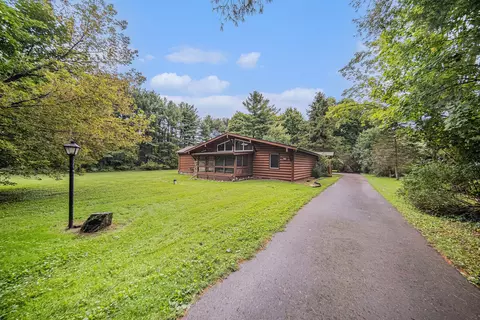 9515 Meadow Ln, Putnam, MI 48169
