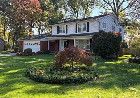 3311 Medford Dr, Troy, MI 48084