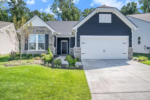 4635 Crestway Dr, Brighton, MI 48116
