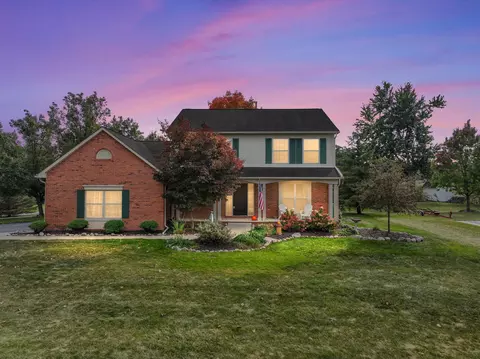 2289 Huntington Dr, Orion, MI 48360