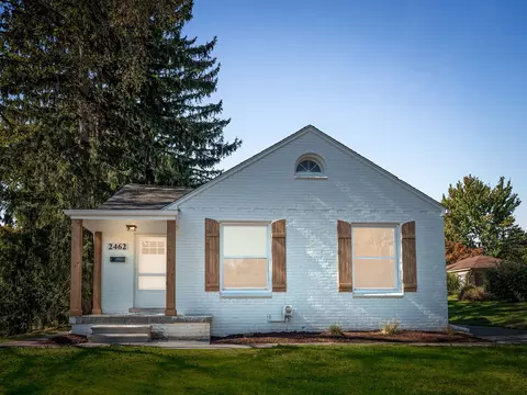 2462 Bratton Ave, Bloomfield Hills, MI 48302