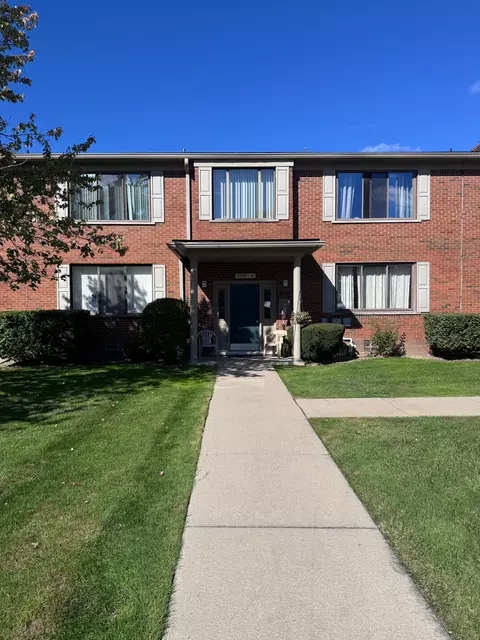 32710 Harper Ave, Saint Clair Shores, MI 48082