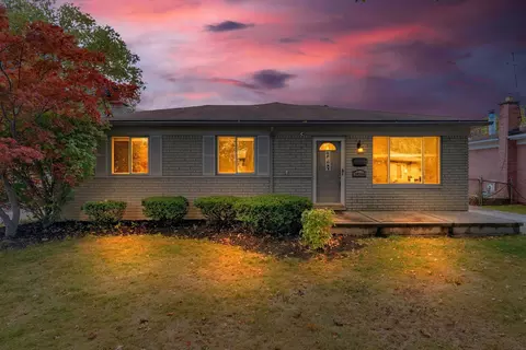 20340 Bigelow St, Roseville, MI 48066