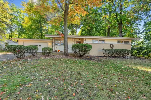 2602 Hillcrest Ave, Flint, MI 48507