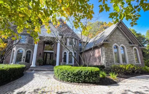 4358 Dominion Blvd, Brighton, MI 48114