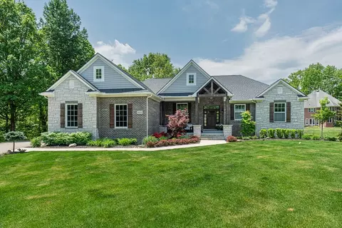 60553 Pennington Way, Rochester, MI 48306