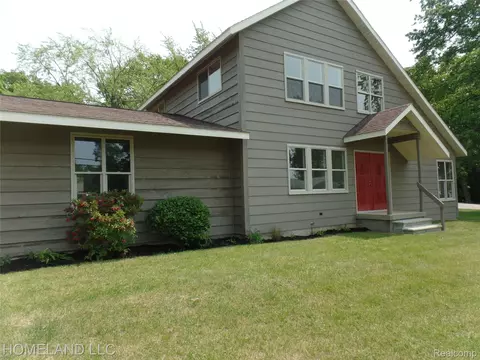 4572 Forest Ave, Waterford, MI 48328