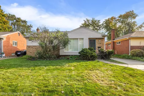 24250 Ithaca St, Oak Park, MI 48237