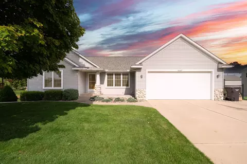1637 Rozeveld Dr, Georgetown, MI 49426