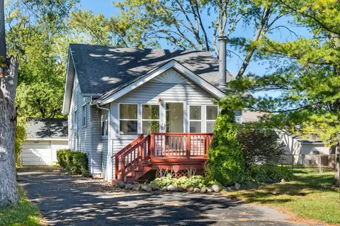 3131 Helena Dr, Troy, MI 48083