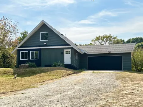 9434 Lee Jones Rd, Tyrone, MI 48430