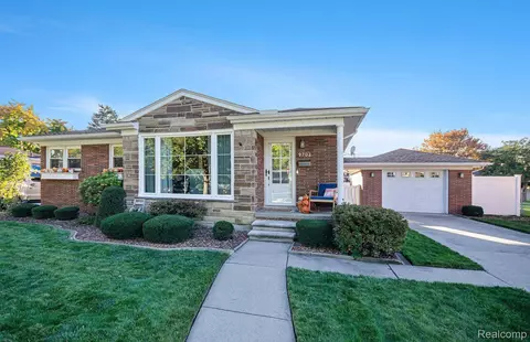 9702 Reeck Rd, Allen Park, MI 48101