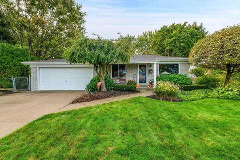 11634 Ina Dr, Sterling Heights, MI 48312