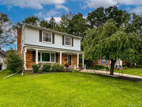 2717 Benjamin Ave, Royal Oak, MI 48073
