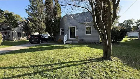 32475 Bock St, Garden City, MI 48135