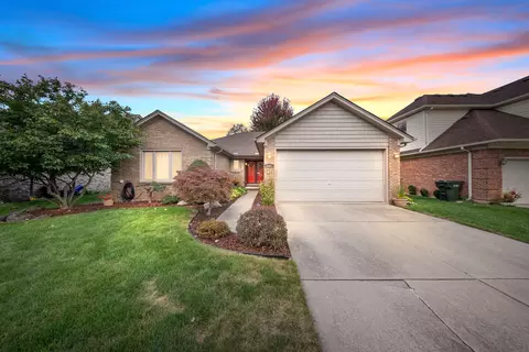 35451 Evanston Ave, Sterling Heights, MI 48312