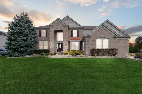 8369 Oxford Ln, Grand Blanc, MI 48439