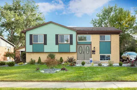22415 Donnelly Ave, Brownstown, MI 48193